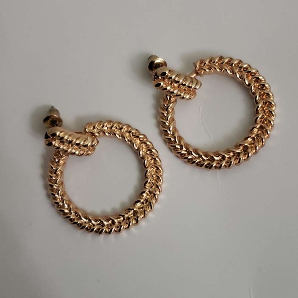 Braided gold hoop Fashion earrings - Picture 2 of 7